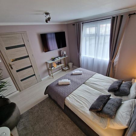 R&J Guesthouse Room Grindavik Exterior photo