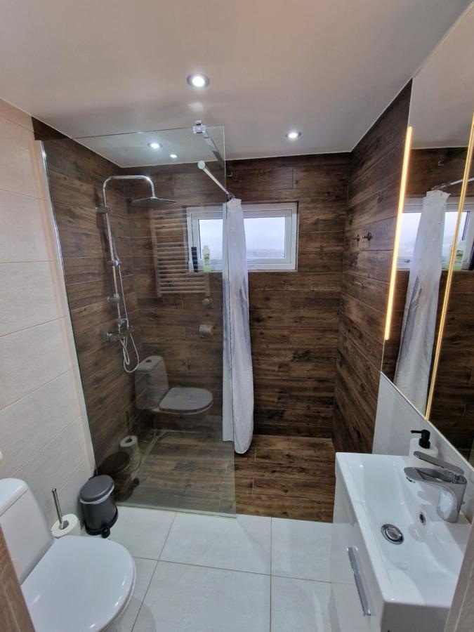 R&J Guesthouse Room Grindavik Exterior photo