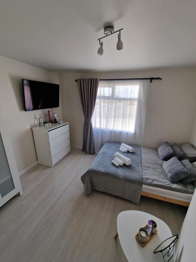 R&J Guesthouse Room Grindavik Exterior photo