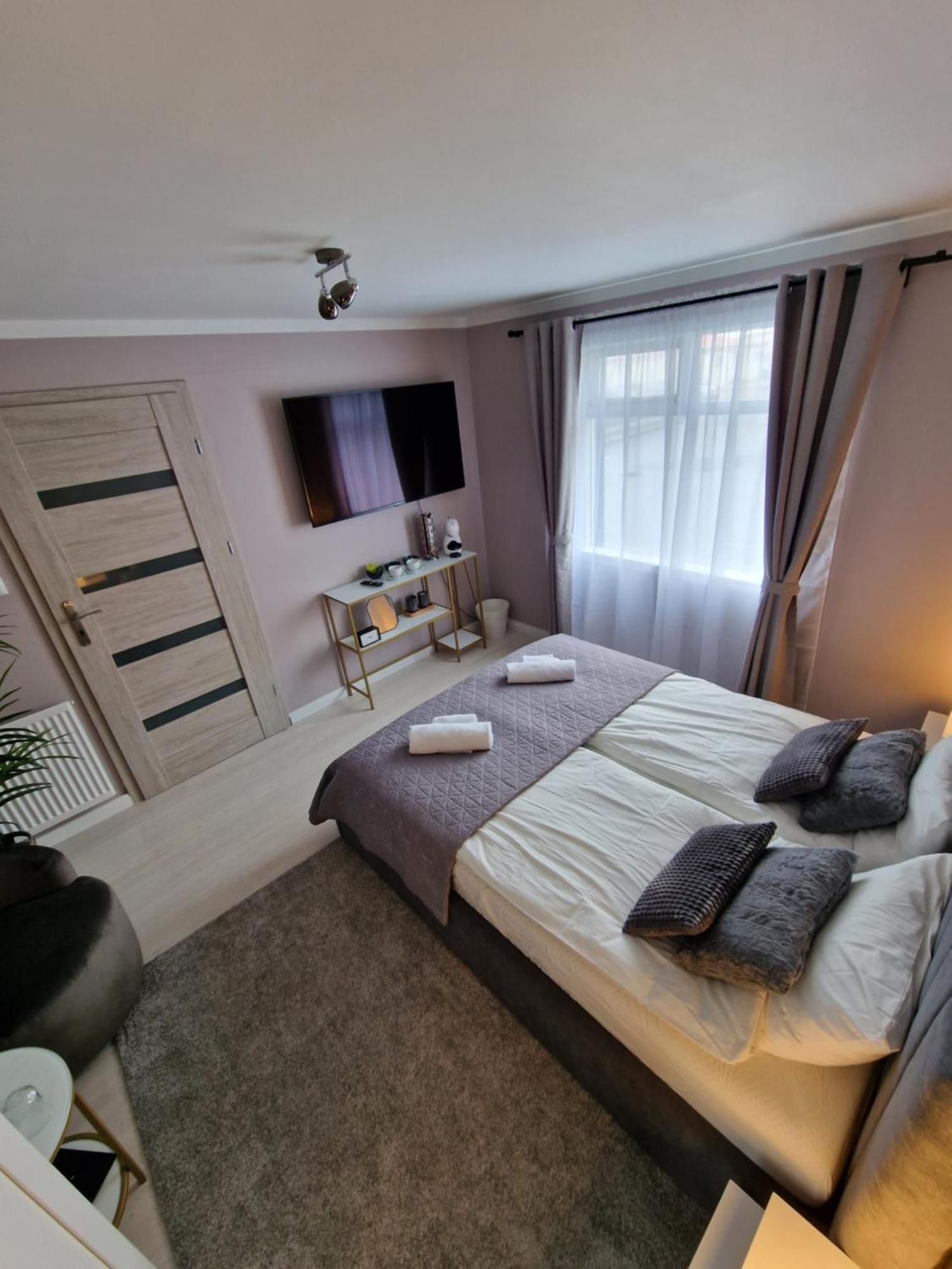 R&J Guesthouse Room Grindavik Exterior photo